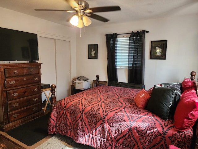 bedroom featuring a closet and ceiling fan