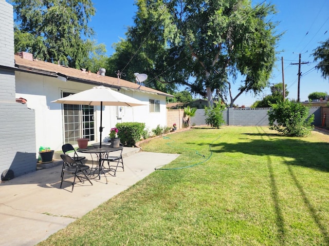 view of yard with a patio