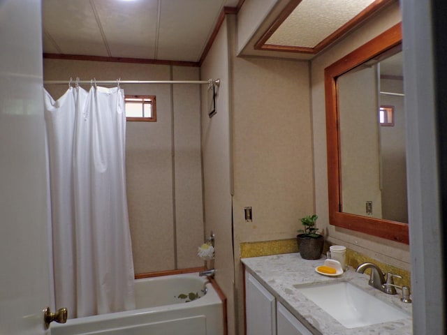 36839 Hopewell Rd, Yokuts Valley, CA 93675 - bathroom featuring shower / bath combo with shower curtain, vanity, and crown molding