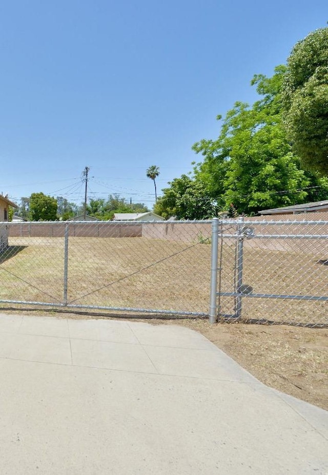 343 N Delno Ave, Fresno, CA 93706