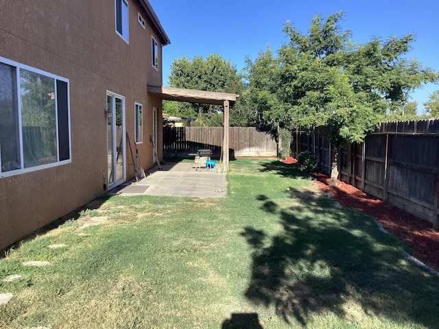 view of yard with a patio