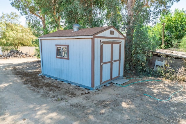 view of outbuilding