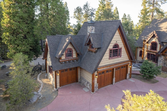 view of front facade featuring a garage