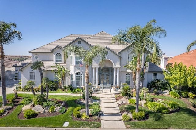 view of front facade with a front yard