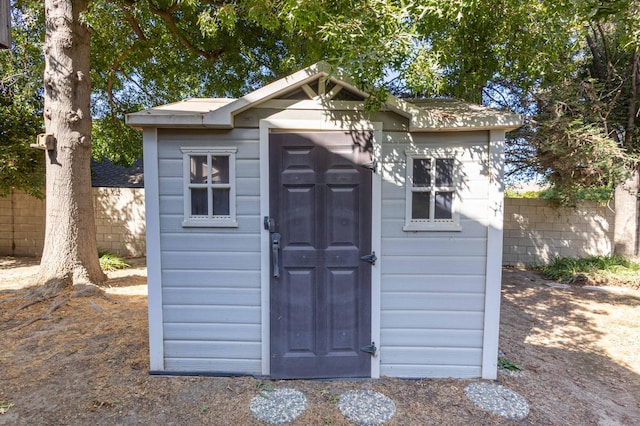 view of outbuilding