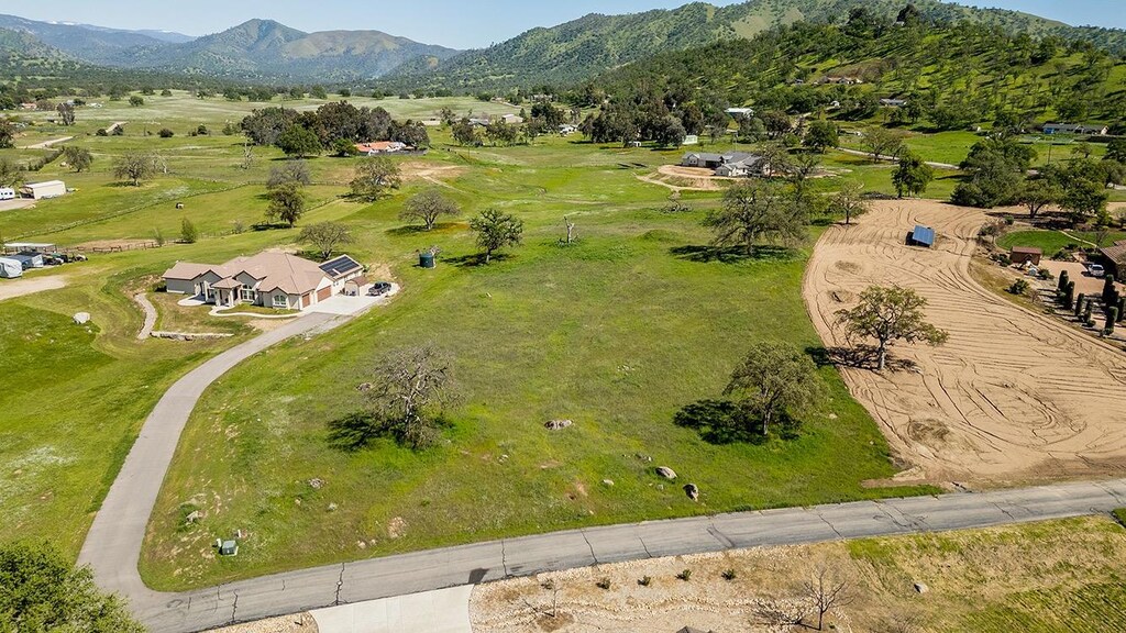 14750 Canvas Back Ln, Prather, CA 93651