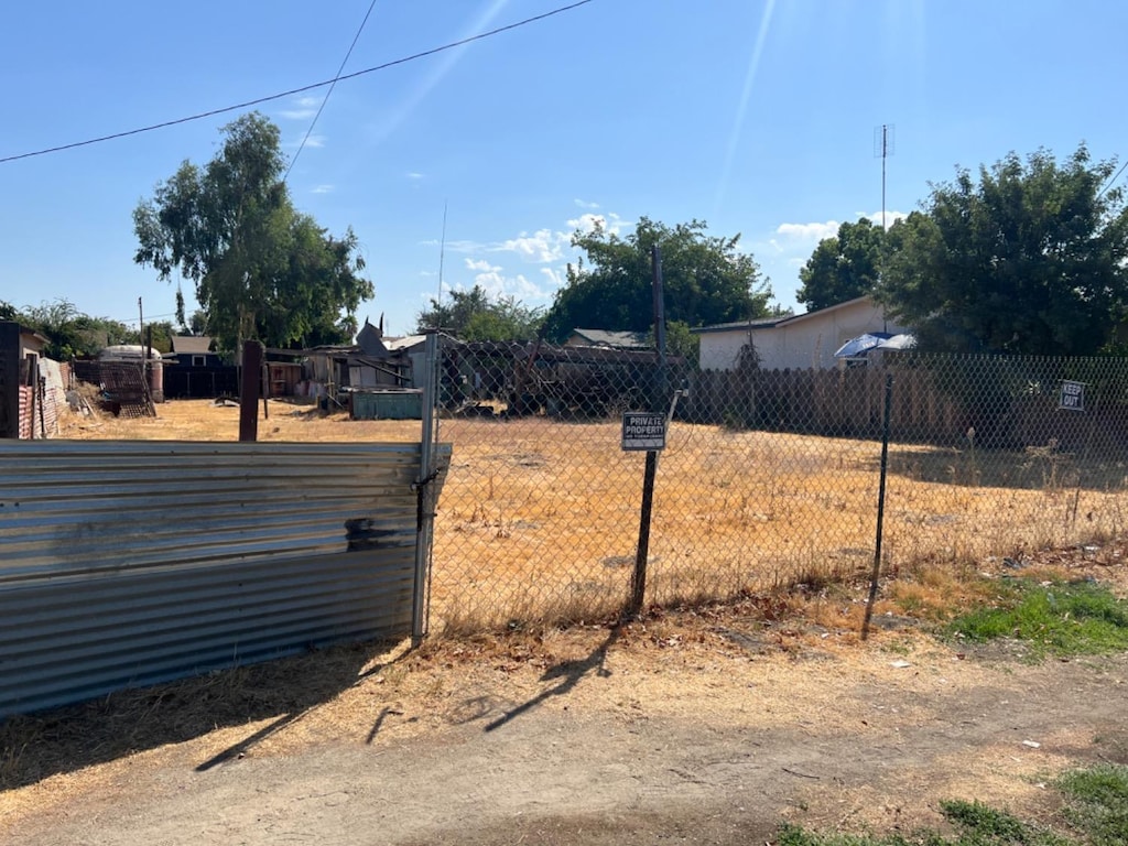 311 Stadium Rd, Madera, CA 93637 - photo 1