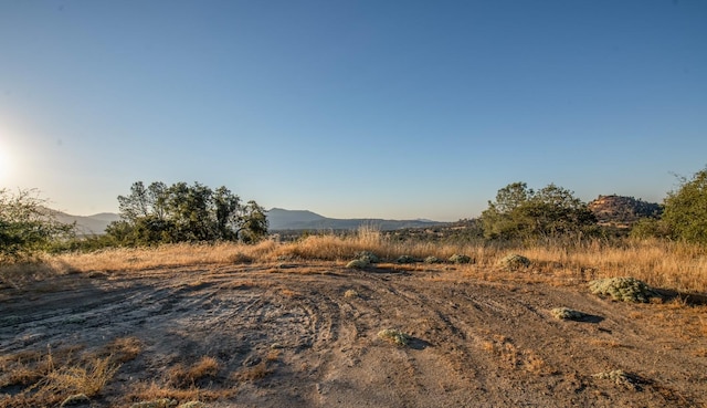 Listing photo 3 for 9 Sweetwater Ln, Auberry CA 93602