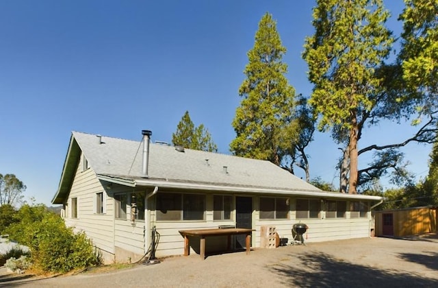 view of front of property