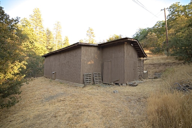 view of outdoor structure