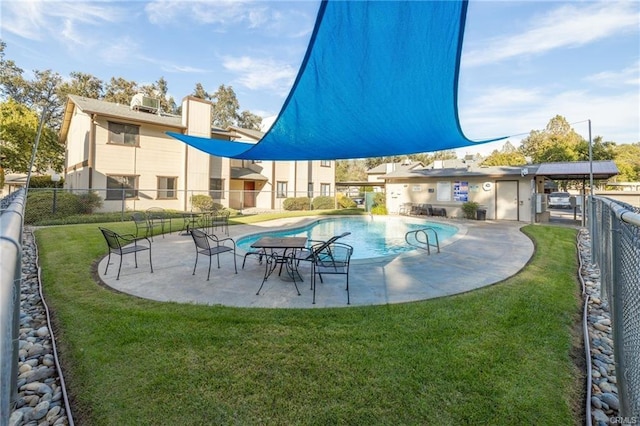 49400 River Park Rd Unit 17, Oakhurst, CA 93644 - community pool featuring a patio