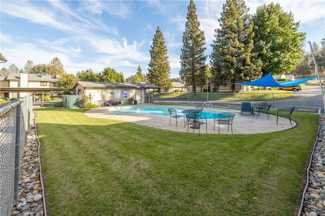 49400 River Park Rd Unit 17, Oakhurst, CA 93644 - community pool featuring a patio