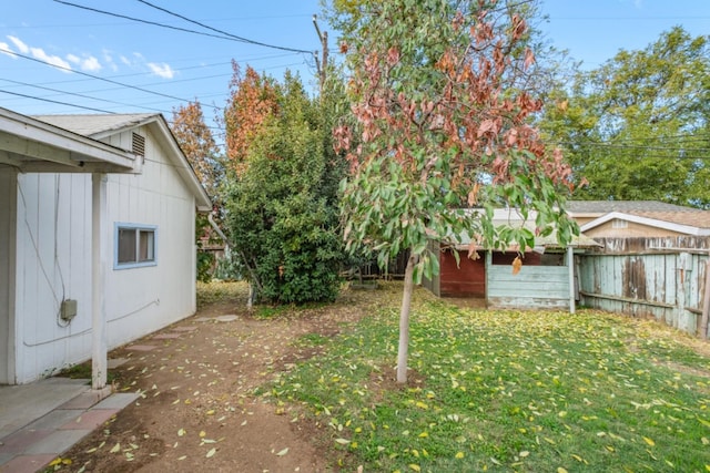 view of yard featuring a patio