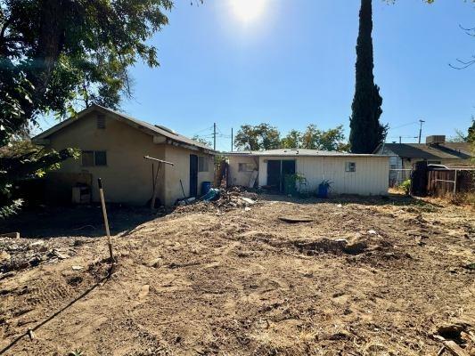 3819 E Belgravia Ave, Fresno, CA 93725 - view of back of house