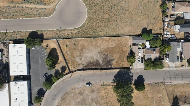 Listing photo 2 for 549 N Parkview Dr, Fresno CA 93728