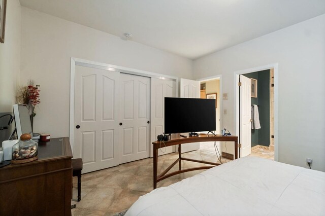 bedroom featuring a closet