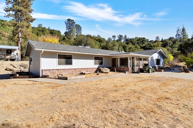 view of front of property