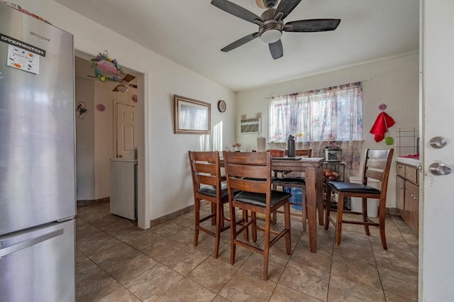 dining room with ceiling fan