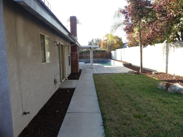 view of yard with a patio