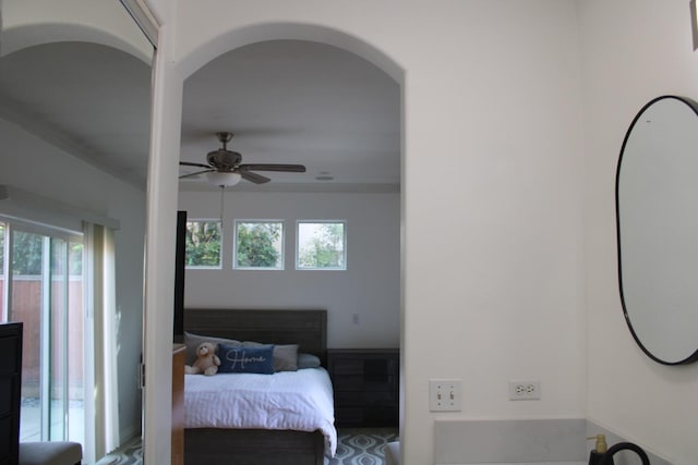 bedroom featuring ceiling fan