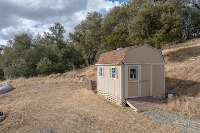 view of outbuilding