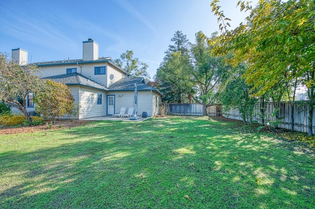 view of yard with a patio