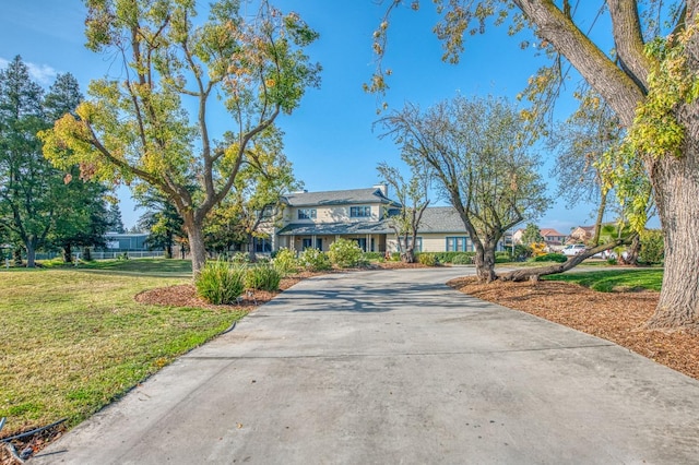 view of front of house with a front yard