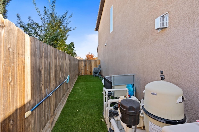 view of yard featuring a fenced backyard