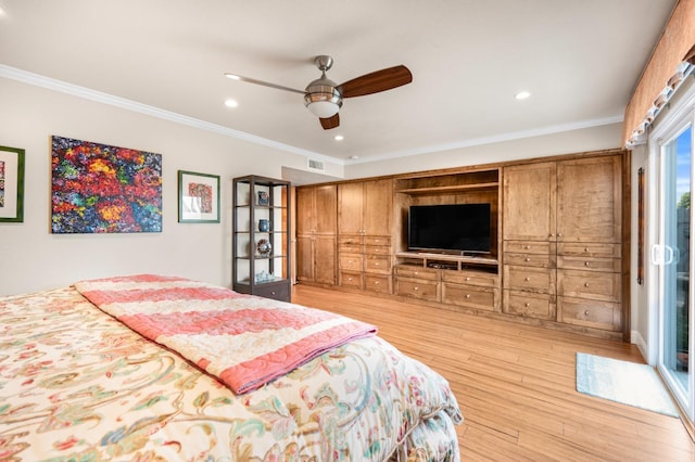 bedroom featuring light hardwood / wood-style floors, ceiling fan, and ornamental molding