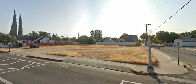 1504 N Van Ness Ave, Fresno, CA 93728 - photo 2