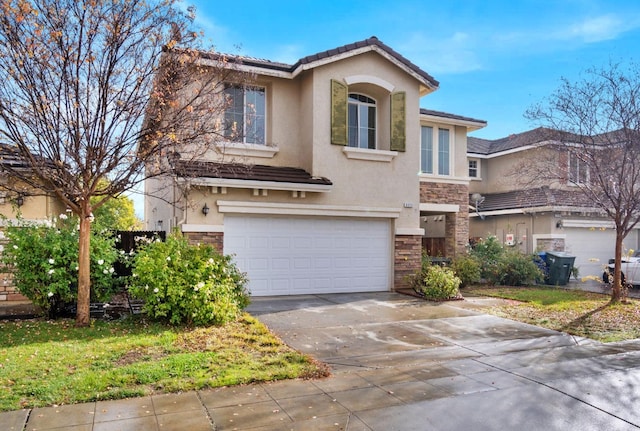 view of front facade featuring a garage