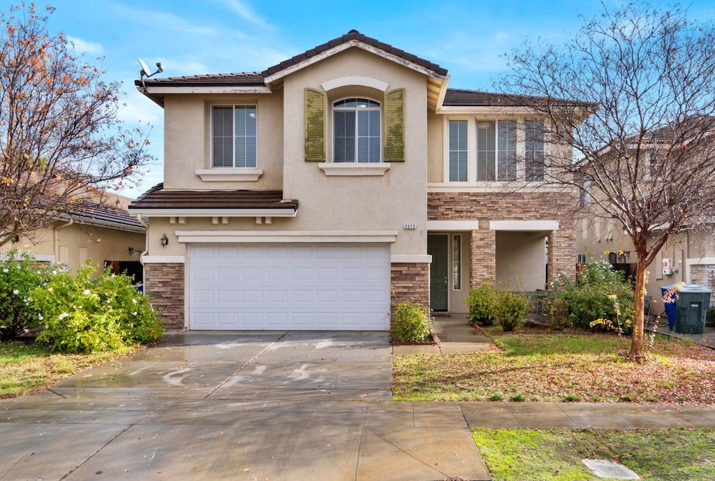 view of front facade with a garage