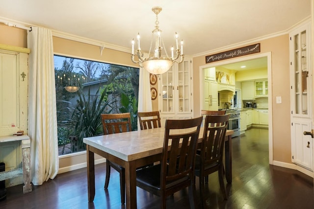 dining space with a chandelier, dark wood-type flooring, and crown molding