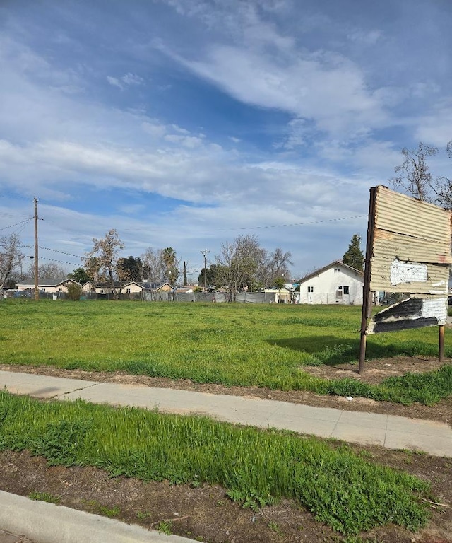 Listing photo 2 for 2274 S Cherry St, Fresno CA 93706