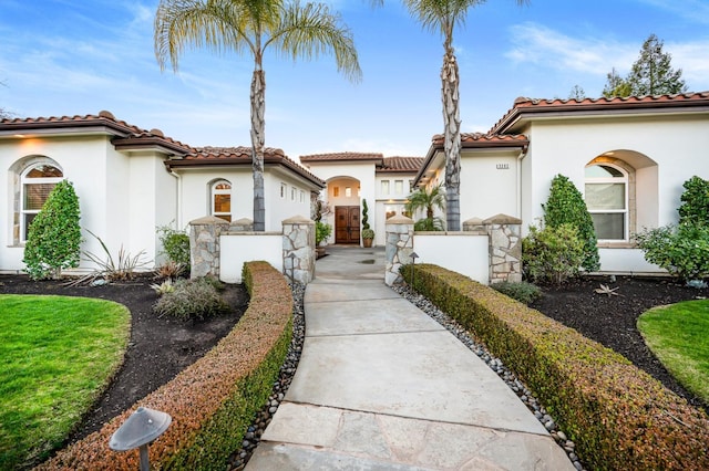 view of mediterranean / spanish-style home