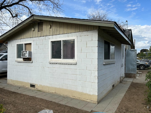 view of home's exterior