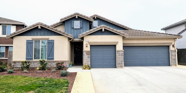 view of front facade with a garage