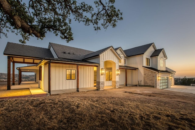 view of front of property featuring a garage