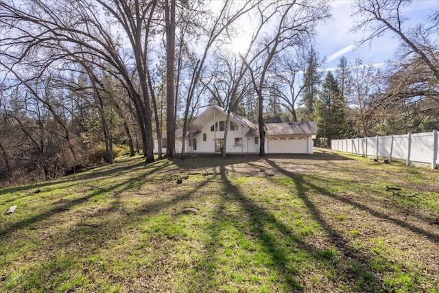 39627 Brandywine Ln, Oakhurst, CA 93644 - view of yard featuring a garage