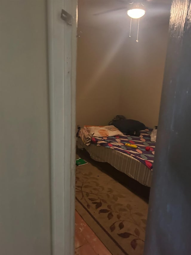 bedroom featuring ceiling fan