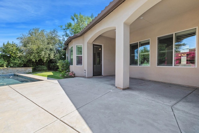 10810 N Matus Ave, Fresno, CA 93730 - view of patio featuring an outdoor pool