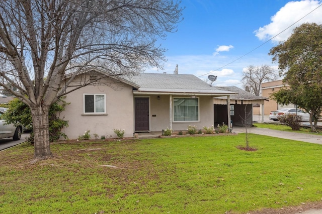 view of front facade with a front yard