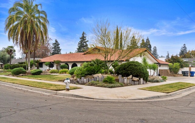 view of mediterranean / spanish-style home