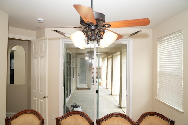 dining room with ceiling fan