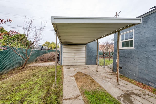 view of yard featuring a carport