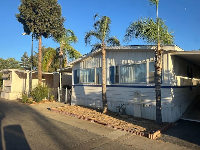 view of home's exterior