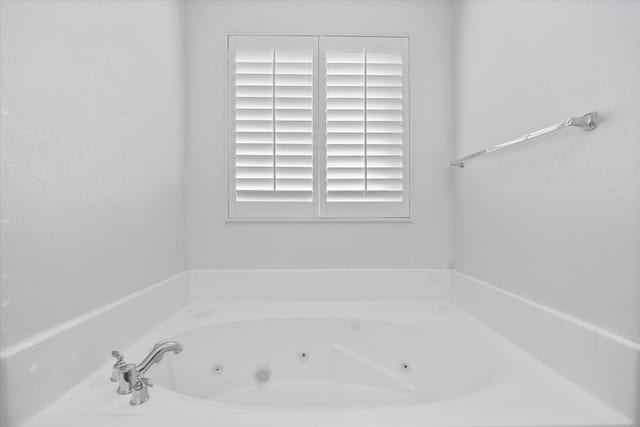 bathroom featuring a bathing tub