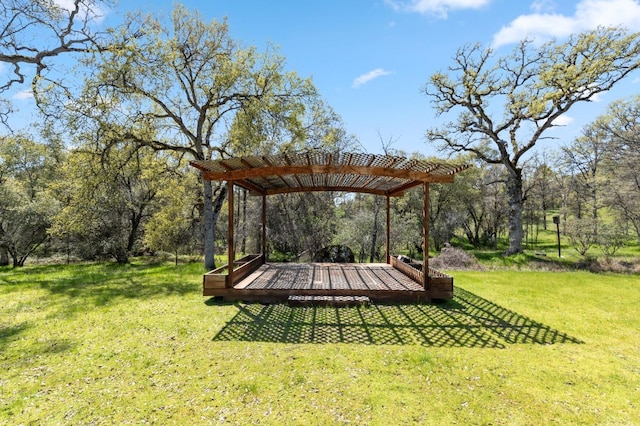 view of yard with a pergola