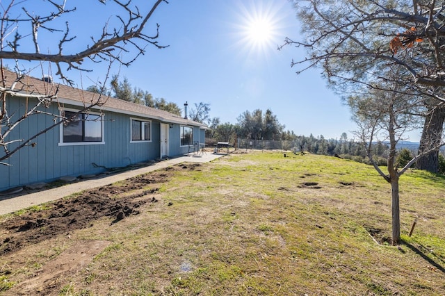 view of yard featuring a patio