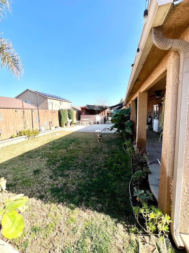 view of yard featuring a patio